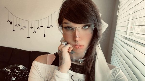 hot-gamer-girl